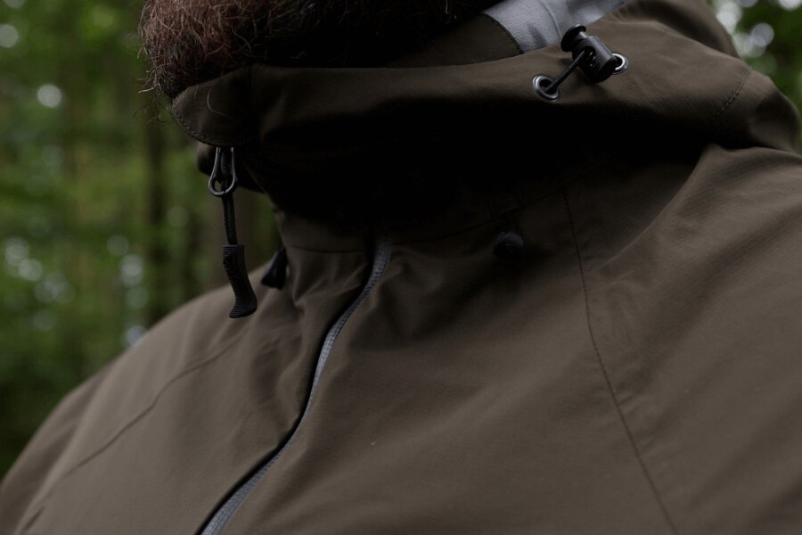 Detail zipsu bundy s chin guarddom Helikon-Tex squall