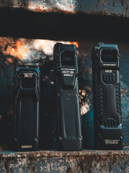 Porovnanie svietidiel Nitecore EDC23, EDC27 a EDC29 v teréne. (Foto: Rigad)