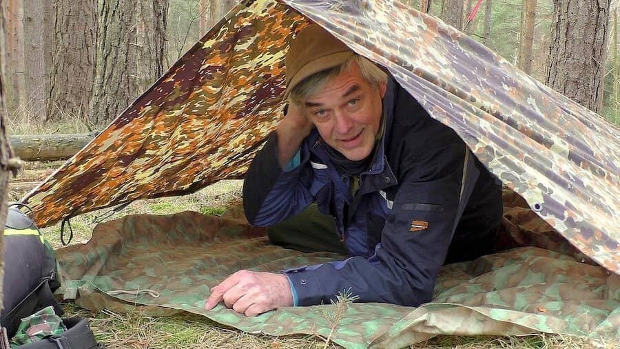 Tramp ležiaci pod celtou