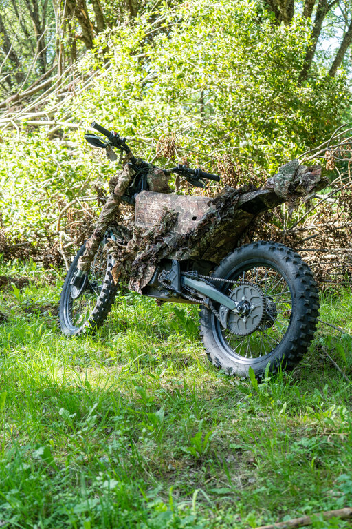 Mobilná multispektrálna kamufláž pre motocykel – Ghosthood®