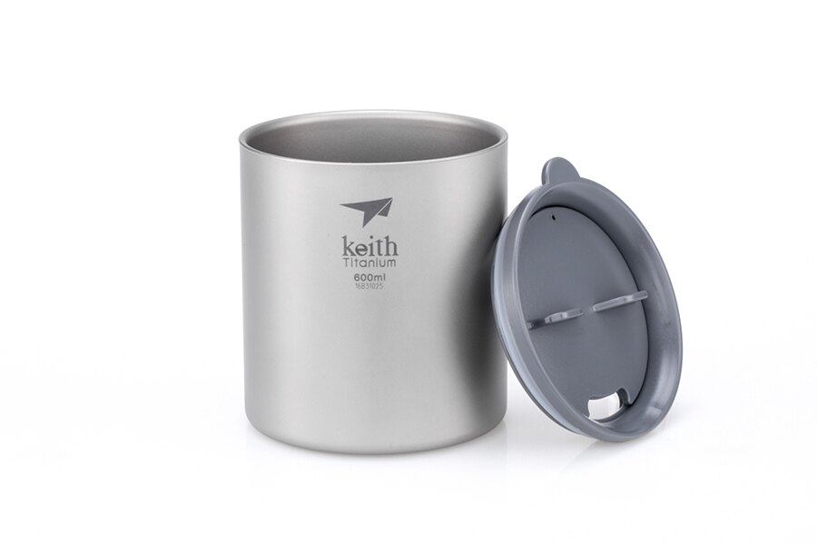 Titánový termohrnček s viečkom Mug Keith® 600 ml